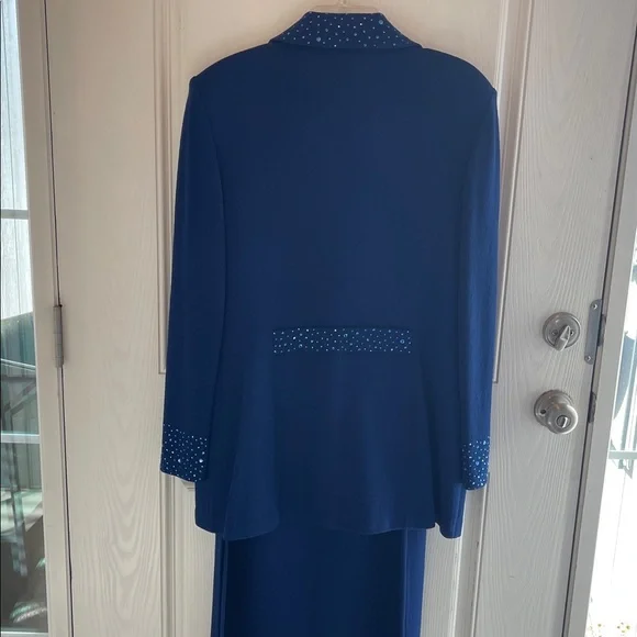 NWOT St John Evening Jacket and Maxi Skirt Set, Royal Blue w/Sequins, Size 14 - Picture 6 of 10